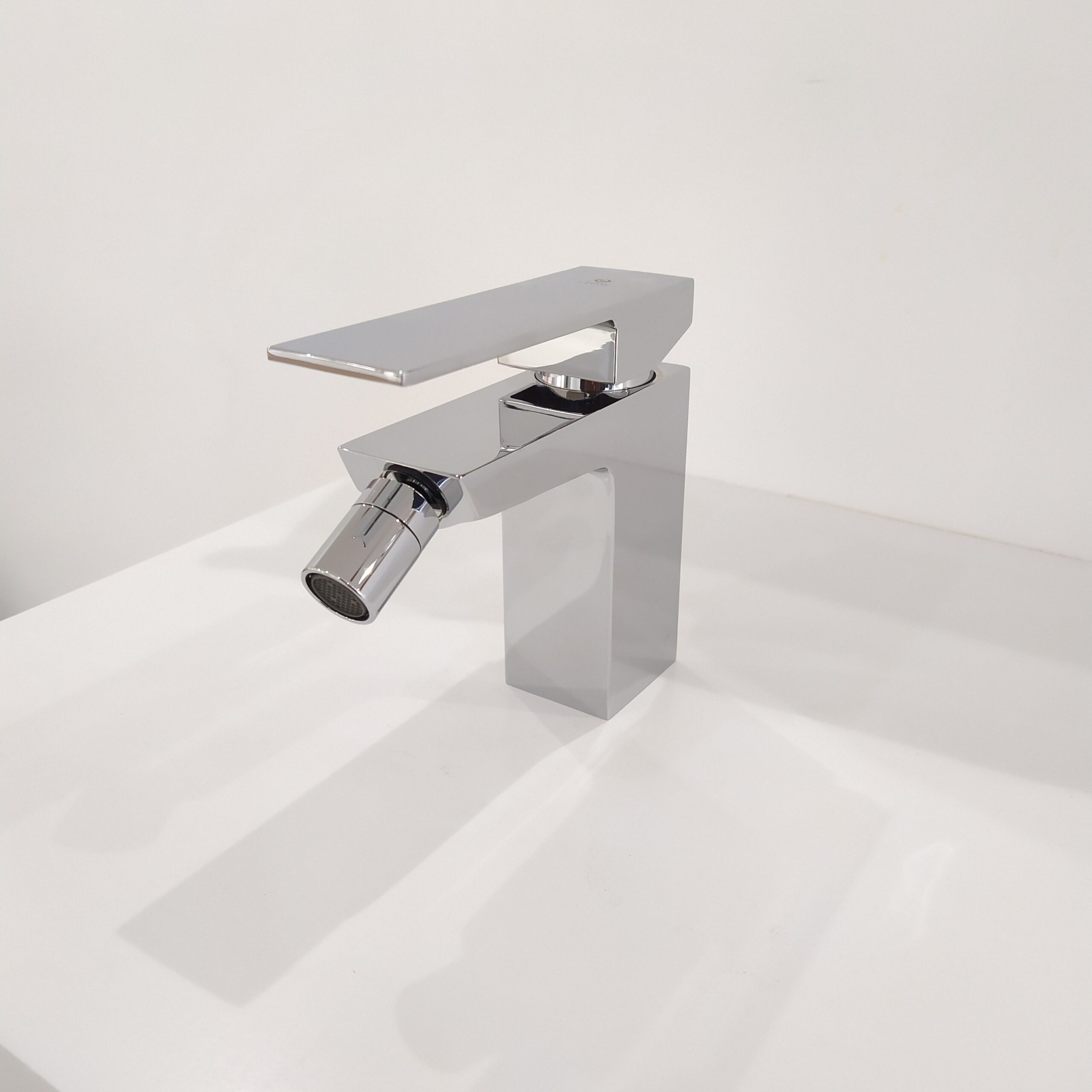 Ctesi mitigeur bidet plane carre_62a499e1f3c1d.jpeg